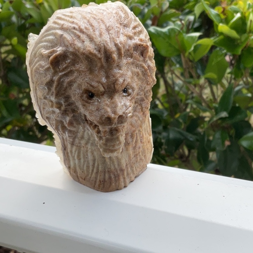LION QUARTZ CRYSTAL, HAND CARVED, 435g